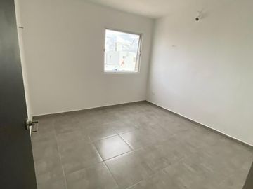 EN VENTA CASA DE DOS PISOS, SE ACEPTA FOVISSSTE E INFONAVIT | PALMAS, NUEVO ORIE