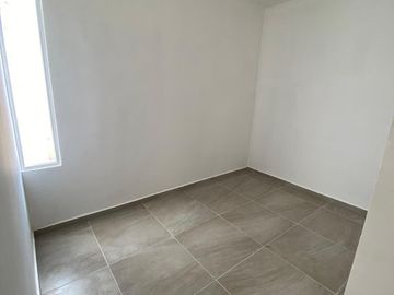 EN VENTA CASA CON JARDÍN EN PALMAS NUEVO ORIENTE, SE ACEPTA FOVISSSTE E INFONAVI