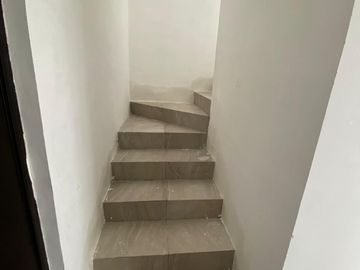 EN VENTA CASA CON JARDÍN EN PALMAS NUEVO ORIENTE, SE ACEPTA FOVISSSTE E INFONAVI