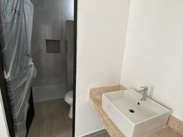 EN VENTA CASA CON JARDÍN EN PALMAS NUEVO ORIENTE, SE ACEPTA FOVISSSTE E INFONAVI