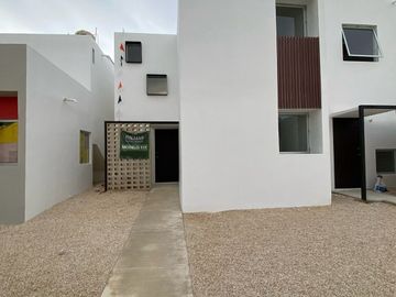CASA EN VENTA CON TERRAZA EN PALMAS NUEVO ORIENTE, SE ACEPTA FOVISSSTE E INFONAV