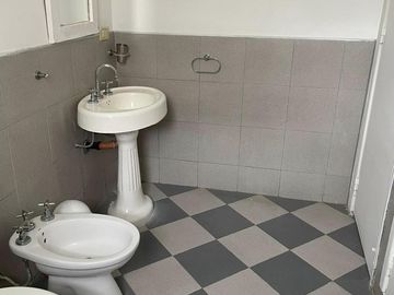 Departamento en Monserrat en venta, 3 ambientes con balcón