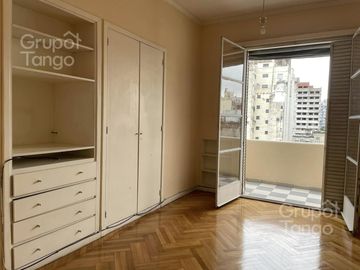 Departamento en Monserrat en venta, 3 ambientes con balcón