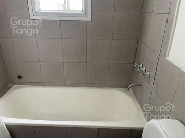 Departamento en Monserrat en venta, 3 ambientes con balcón