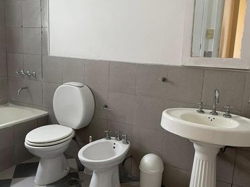 Departamento en Monserrat en venta, 3 ambientes con balcón