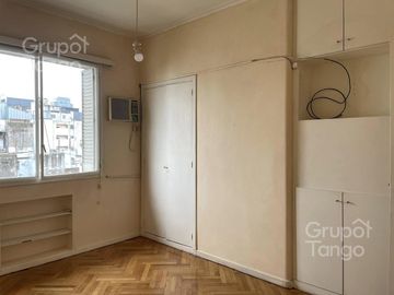 Departamento en Monserrat en venta, 3 ambientes con balcón