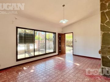 Casa céntrica con gas natural en venta - Merlo / San Luis