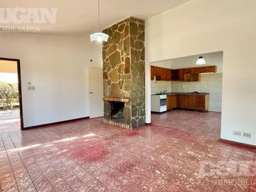 Casa céntrica con gas natural en venta - Merlo / San Luis