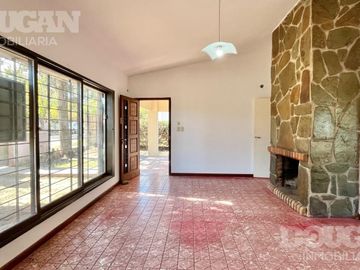 Casa céntrica con gas natural en venta - Merlo / San Luis