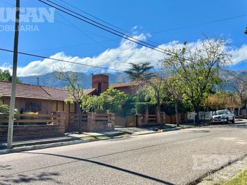 Casa céntrica con gas natural en venta - Merlo / San Luis