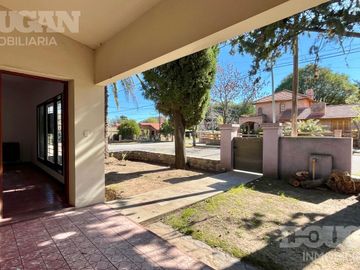 Casa céntrica con gas natural en venta - Merlo / San Luis