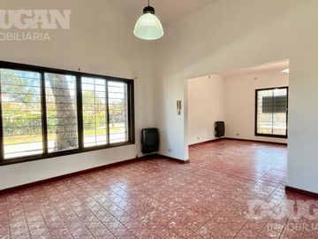 Casa céntrica con gas natural en venta - Merlo / San Luis