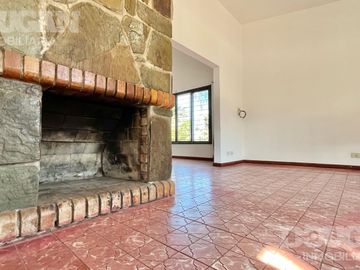 Casa céntrica con gas natural en venta - Merlo / San Luis