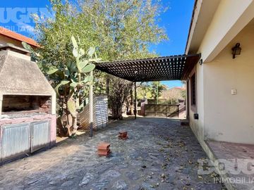 Casa céntrica con gas natural en venta - Merlo / San Luis