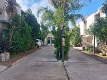 Duplex en Venta, Barrio Cerrado - La Plata