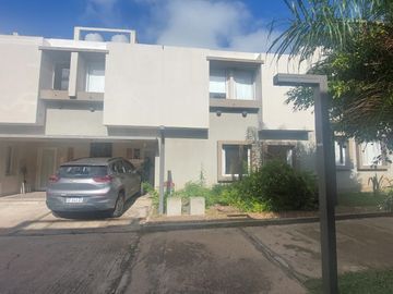Duplex en Venta, Barrio Cerrado - La Plata