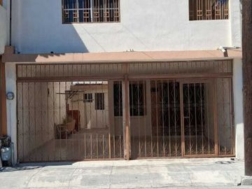 CASA EN VENTA EN HACIENDA SAN MIGUEL EN GUADALUPE