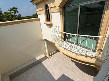 Casa en VENTA - Residencial La Joya