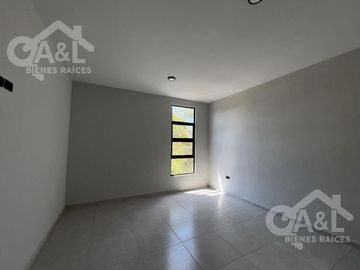Casa en Venta con doble altura zona Hotel Fiesta Inn