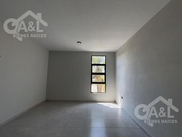 Casa en Venta con doble altura zona Hotel Fiesta Inn