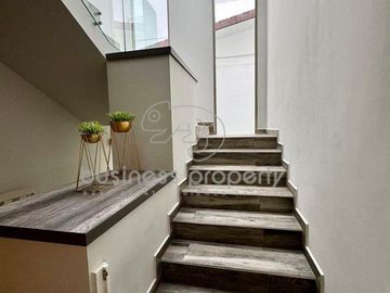 EXPECTACULAR CASA EN CONDADO DE SAYAVEDRA