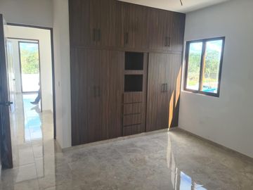 Casa en venta dentro de privada con amenidades en Conkal