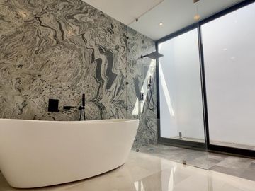 Venta Casa de Lujo En Privada BOSQUES DE ALTABRISA, Mérida