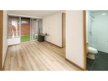 Luz, amplitud y terraza privada: tu nuevo hogar ideal.