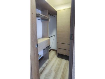 Luz, amplitud y terraza privada: tu nuevo hogar ideal.