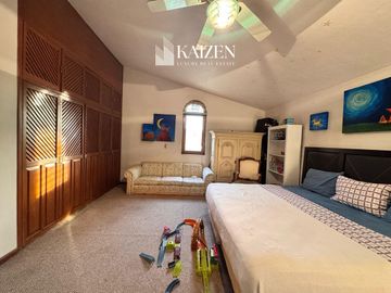 CASA EN VENTA, COL. COLINAS DE SAN JAVIER