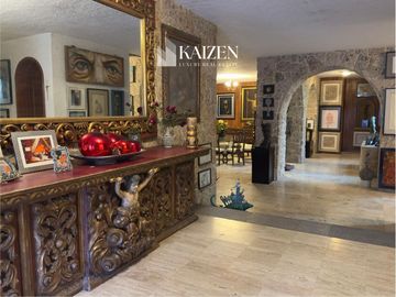 CASA EN VENTA, COL. COLINAS DE SAN JAVIER