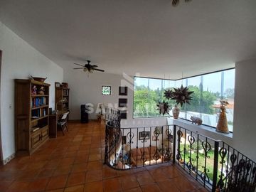 Praderas de la Hacienda: Gran casa campestre con amplio terreno y alberca