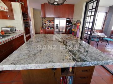 Praderas de la Hacienda: Gran casa campestre con amplio terreno y alberca