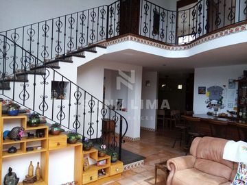 Praderas de la Hacienda: Gran casa campestre con amplio terreno y alberca