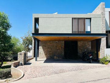 Venta de casa en Altozano, Queretaro