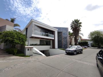CASA EN LA VISTA