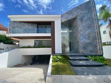 CASA EN LA VISTA