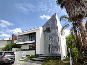 CASA EN LA VISTA