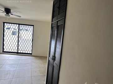 Casa en  Venta de 4 recamaras en la Col. Petrolera
