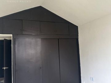Casa en  Venta de 4 recamaras en la Col. Petrolera