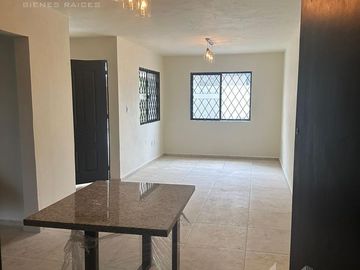 Casa en  Venta de 4 recamaras en la Col. Petrolera