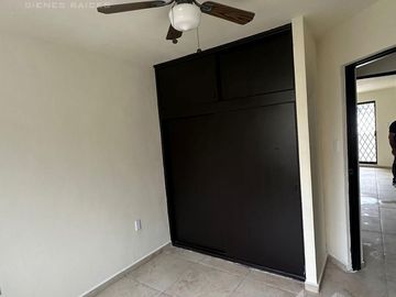 Casa en  Venta de 4 recamaras en la Col. Petrolera