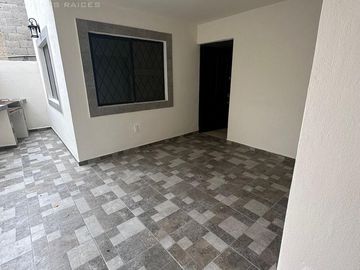 Casa en  Venta de 4 recamaras en la Col. Petrolera