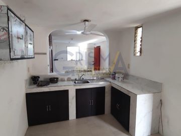 CASA EN VENTA EN JARDINES DE TUXPAN