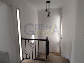 CASA EN VENTA EN JARDINES DE TUXPAN