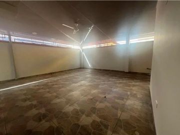 VENTA  CASA CON TERRAZA  FACIL ACCESO A LA VIA ISRAEL Y CALLE 50