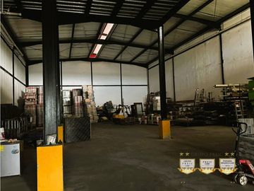 VENTA DE GALERA INDUSTRIAL Ubicada  Parque Industrial Las Américas