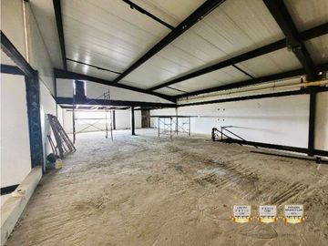 VENTA DE GALERA INDUSTRIAL Ubicada  Parque Industrial Las Américas
