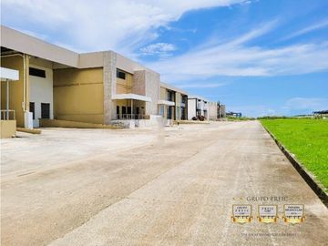 VENTA DE GALERA INDUSTRIAL Ubicada  Parque Industrial Las Américas