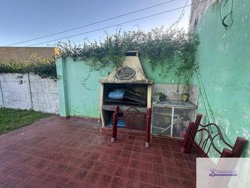 Casa en venta de 2 dormitorios c/ cochera en 9 de Julio